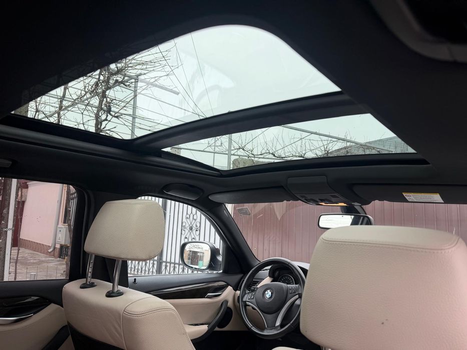 Vând BMW X1  2.0D 177 CP X-drive Panoramic