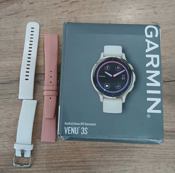 Часовник Garmin VENU 3S