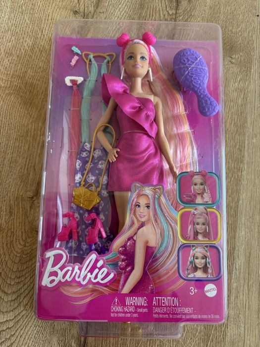 Vând papusa Barbie/ Lady Bug noua