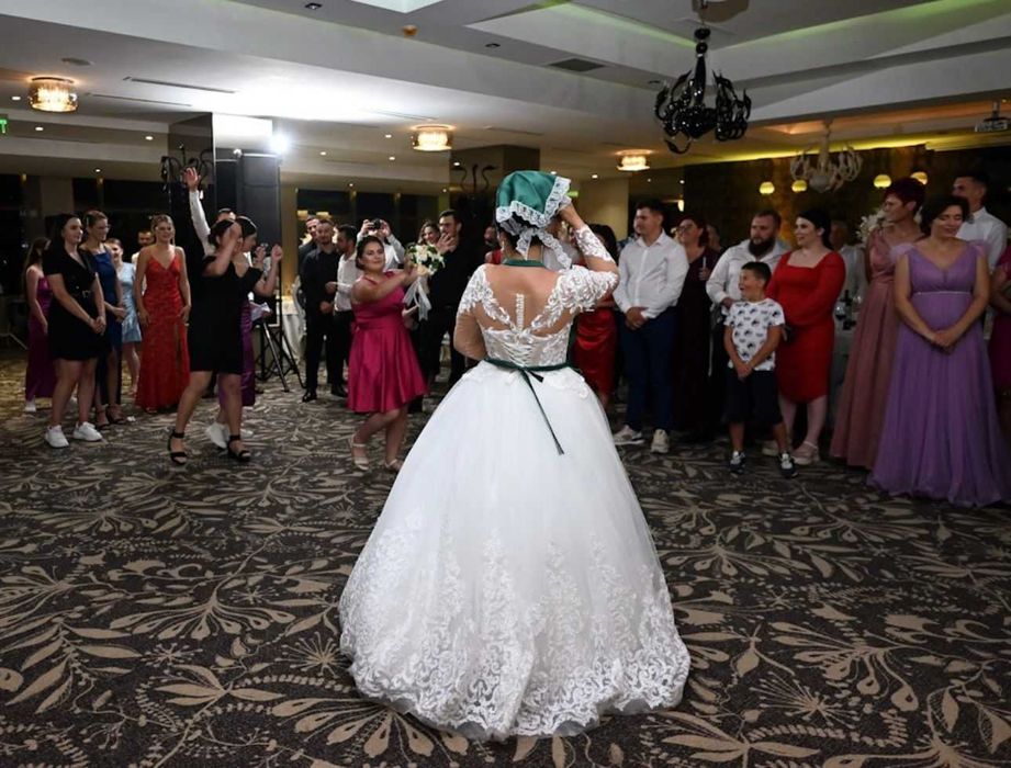 Vand rochie de mireasa