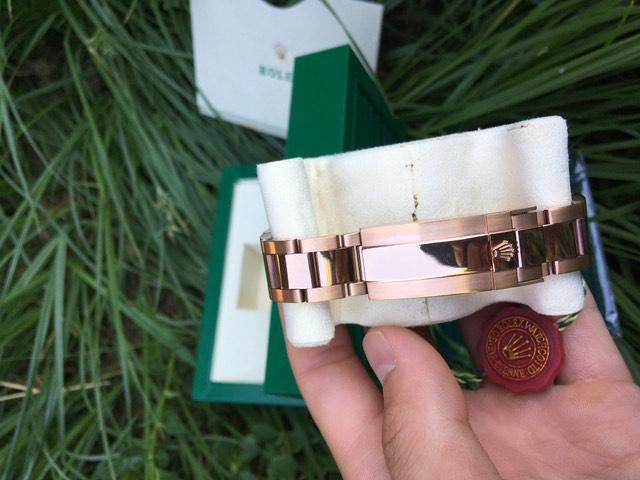 Rolex Daytona Cosmograph Automatic Mexanika chasi soat watch sotiladi