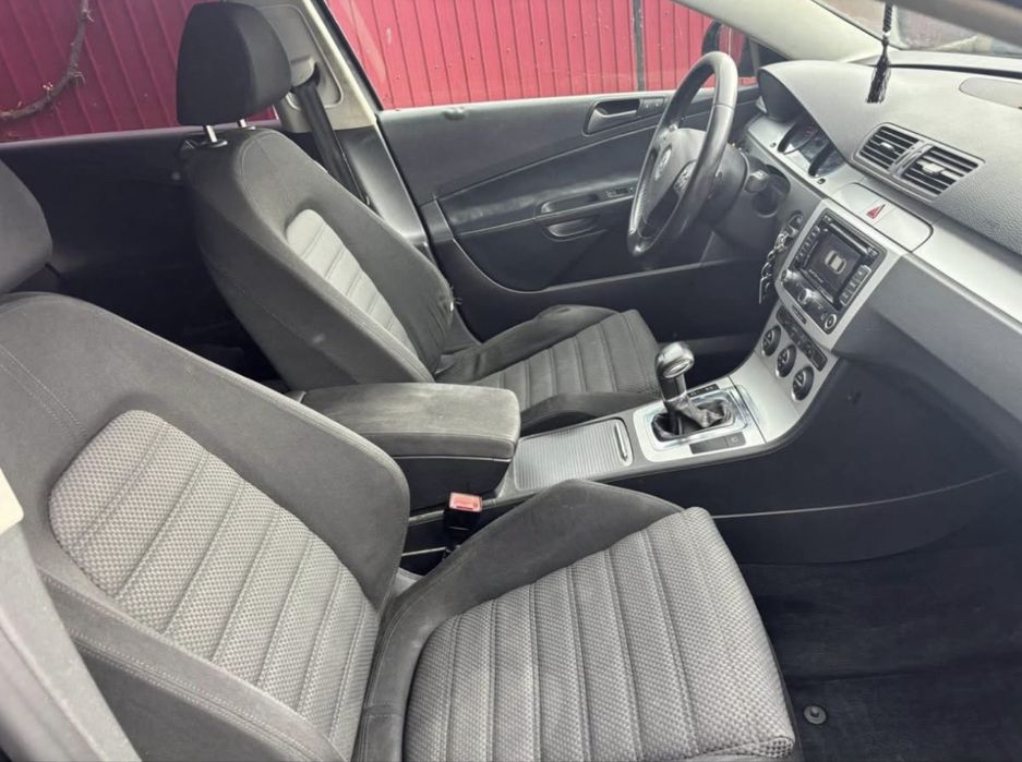 Vad passat b6 in stare bună de functionare masina se vinde din cauza ca nu o mai folosesc ,masina se prezinta foarte bine pretul este negociabil la li