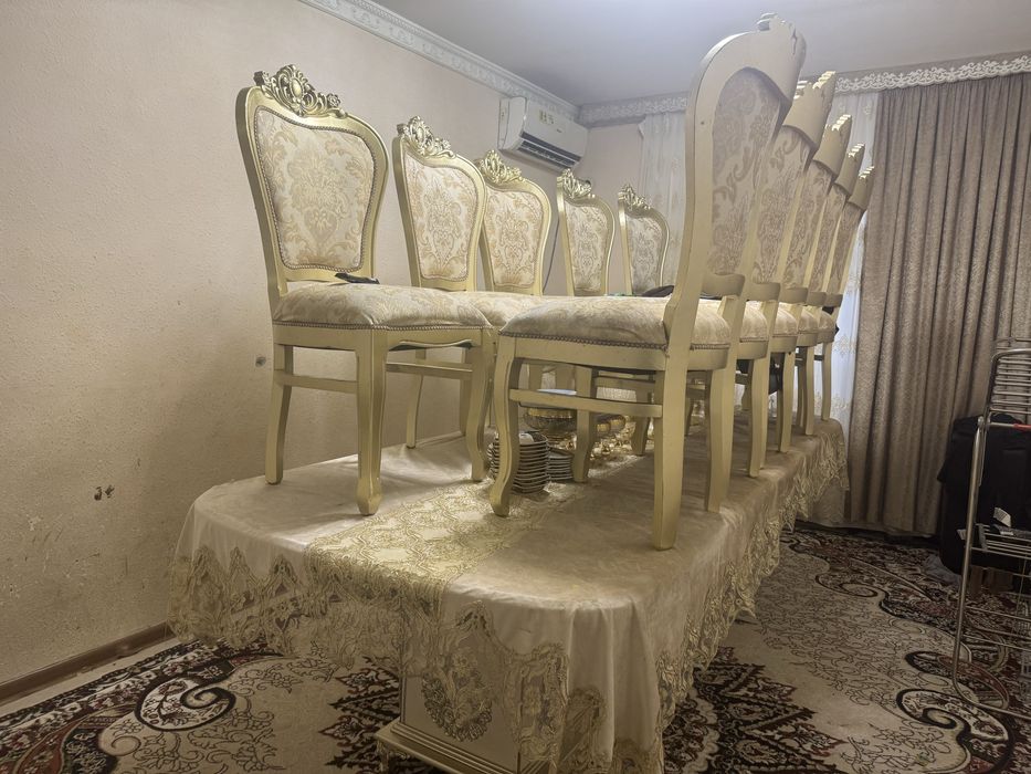4 метровый стол. 16 стулья