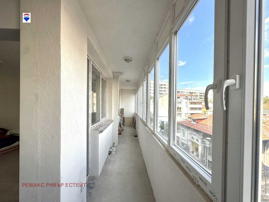 Продава се Тристаен апартамент в Русе, Център - 93 кв.м за 2075 €/кв.м - Снимка #7