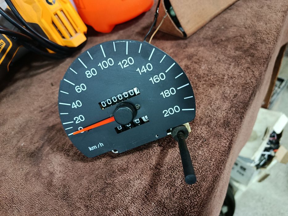 Nexia Speedometr  sotiladi. Продается спидометр Нексия.