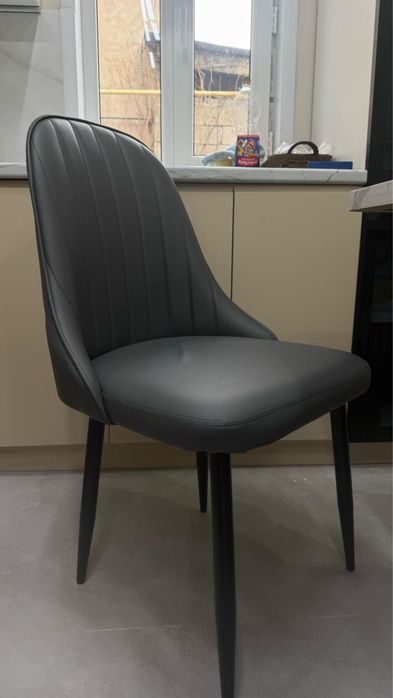 Продам Стол стулями комплект