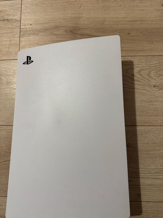 se vinde ps5+volan+pedale+jocuri