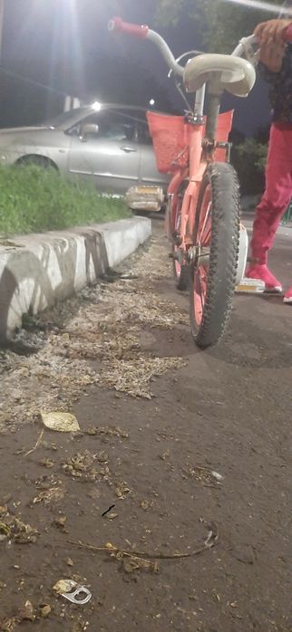 Розовые велик за 6000 продам