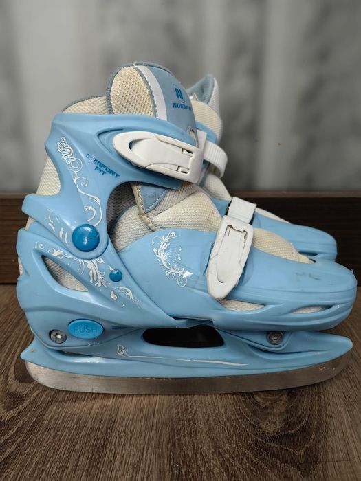 Продам коньки б/у