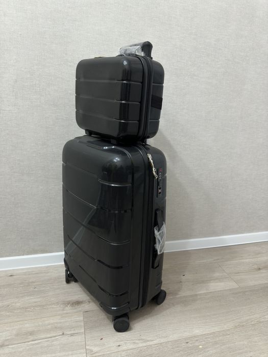 Продам новый набор чемоданов