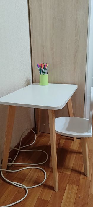Продам столик со стульчиком