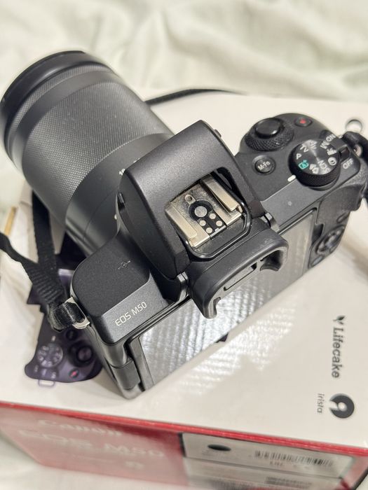 Продам Canon EOS M50 Kit (18-150mm)