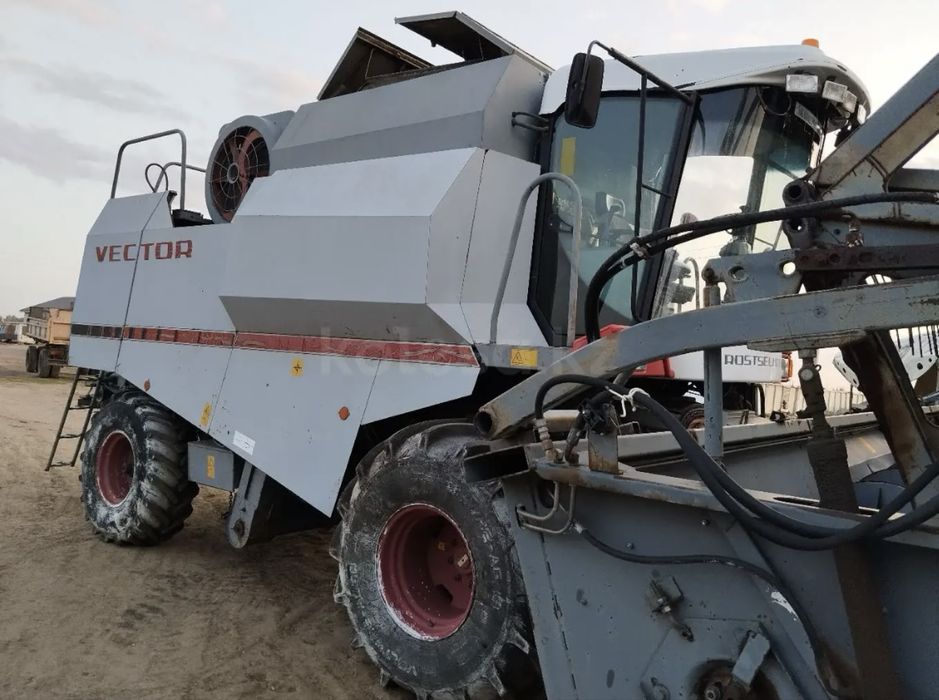 Продам комбайн  Вектор 410