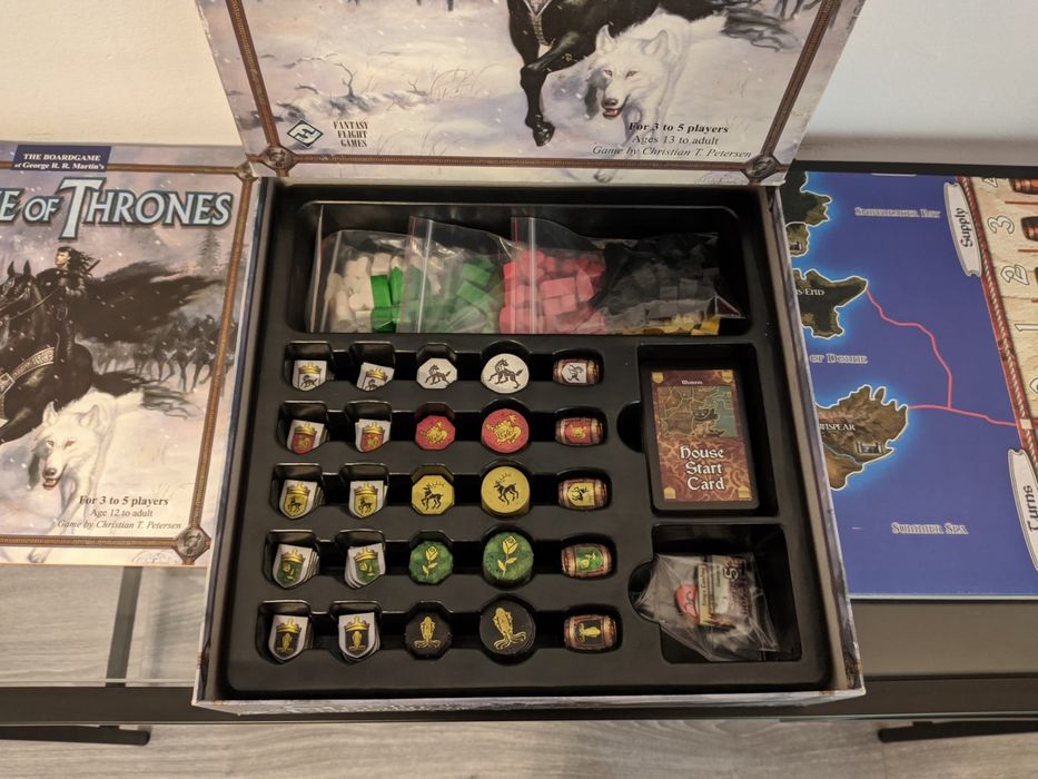A Game of Thrones First Edition cu cele 2 expansions