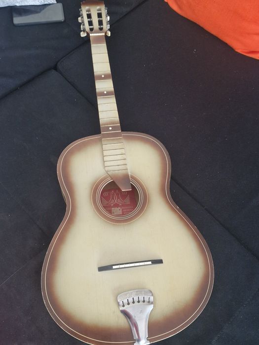 Българска китара Кремона