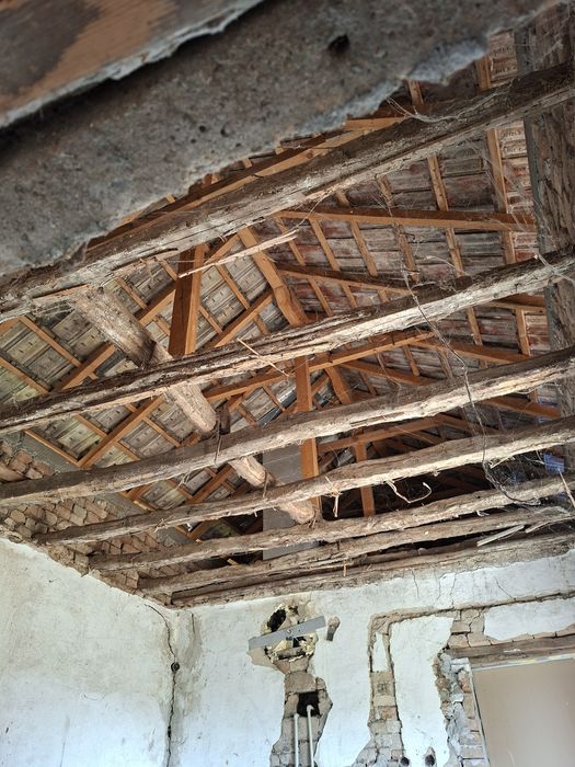 Продава се Къща Горна Митрополия