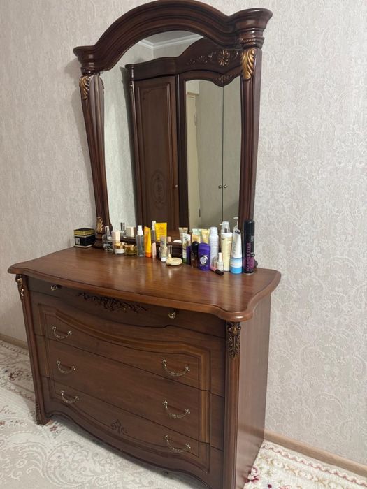 спальний гарнитур дерево