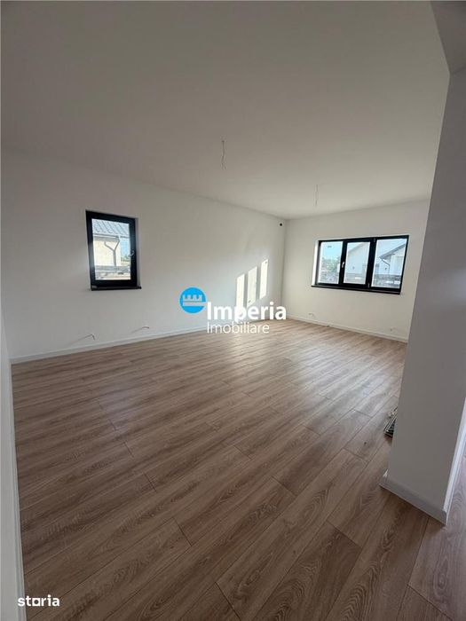 Casa 3 cam, 2 bai, Beci, canalizare, Ciurbesti Miroslava