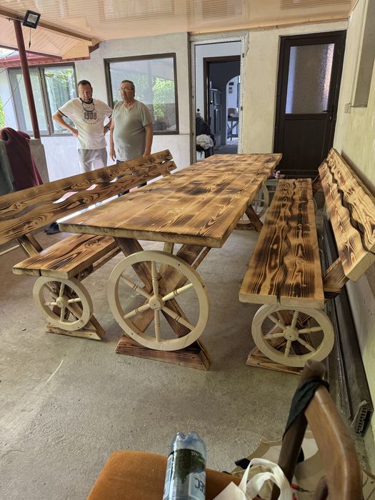 Mobilier rustic pentru exterior