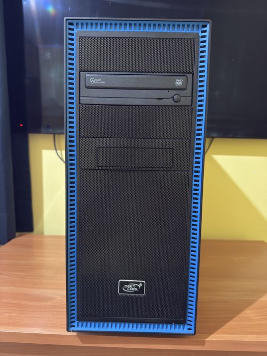 Геймърски компютър i5-4440 / R7 260X / 700W + Бонус части и слушалки Razer