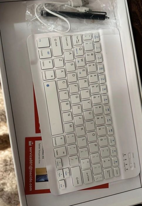 Tabletă Toscido folosită rar pentru jocuri/filme.