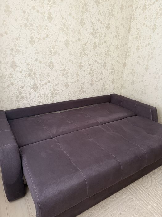Диван раскладной в идеальном состоянии.