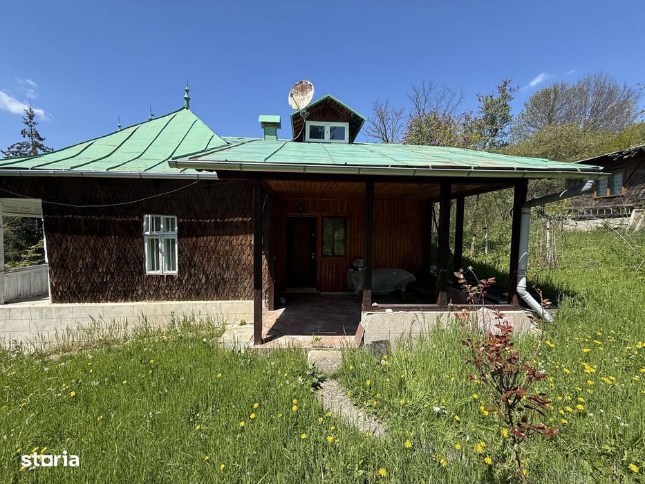 Casă parter+mansarda 100mp + beci, cu teren intravilan 1400 mp