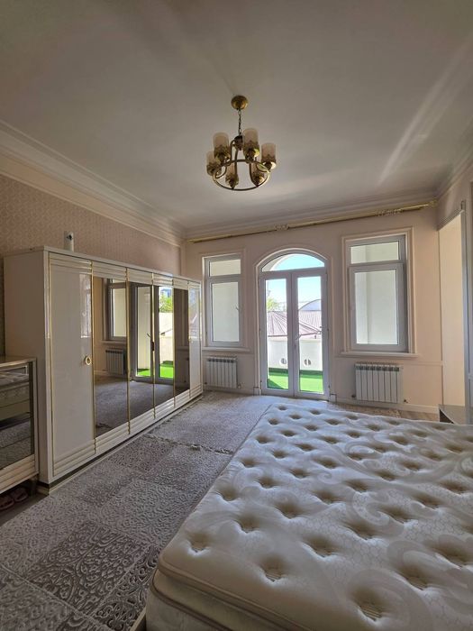 Продается ЕвроДом 8 комнат, ориентир: Центр Луначарского,5 соток 400м²