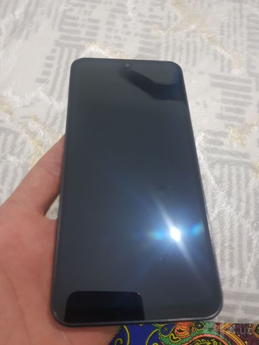 Samsung A17 deyarli yangi