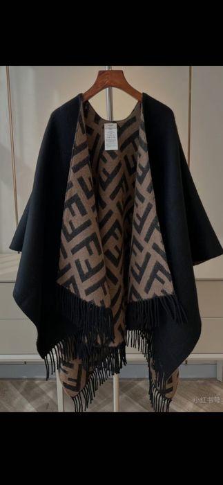 Poncho Fend*model 2026, 4 modele