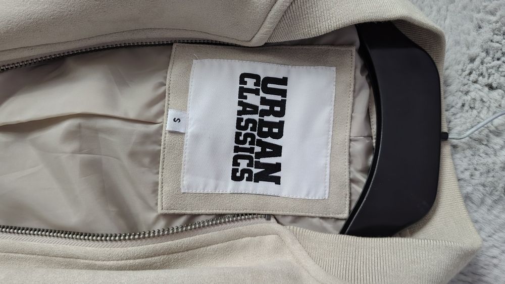 Geci de primăvară 100 lei amandoua