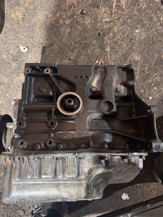 Продам двигатель 1,6 aea