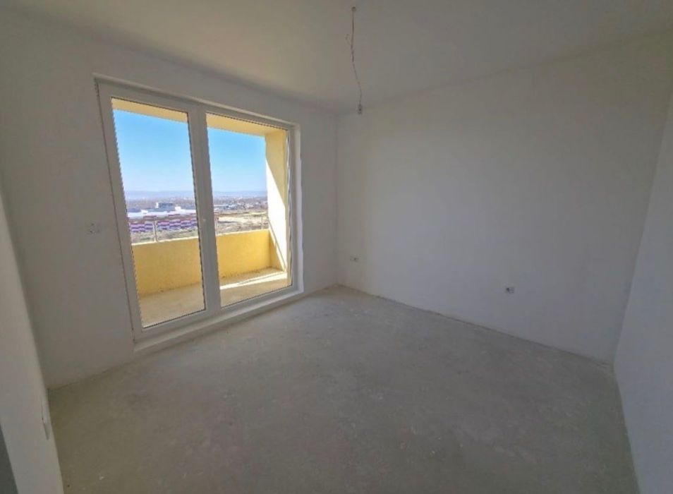 Двустаен апартамент в Кайсиева градина.