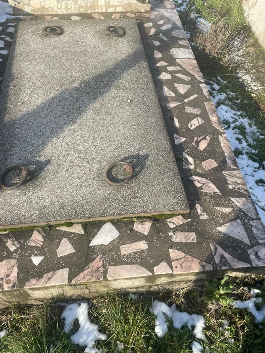 Loc de veci Cimitirul Sineasca