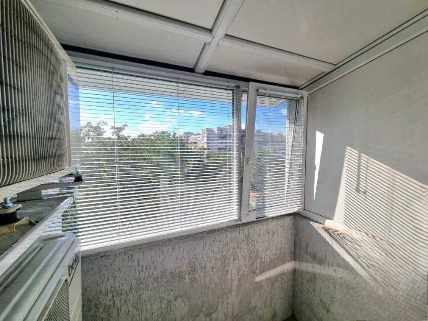 Тристаен апартамент с ГАРАЖ за продажба кв. Дружба 3