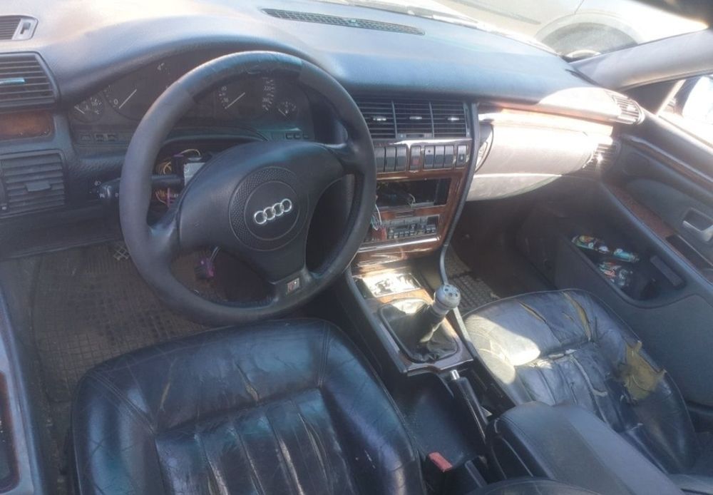 Dezmembrez Audi A 8 2.5 tdi