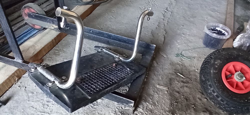 Продам лодочный мотор Carwer 3.8.