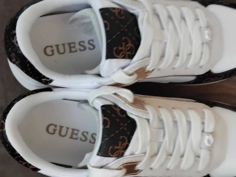 Нови дамски кожени маратонки GUESS 38 номер