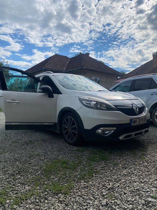 Renault scenic.     .