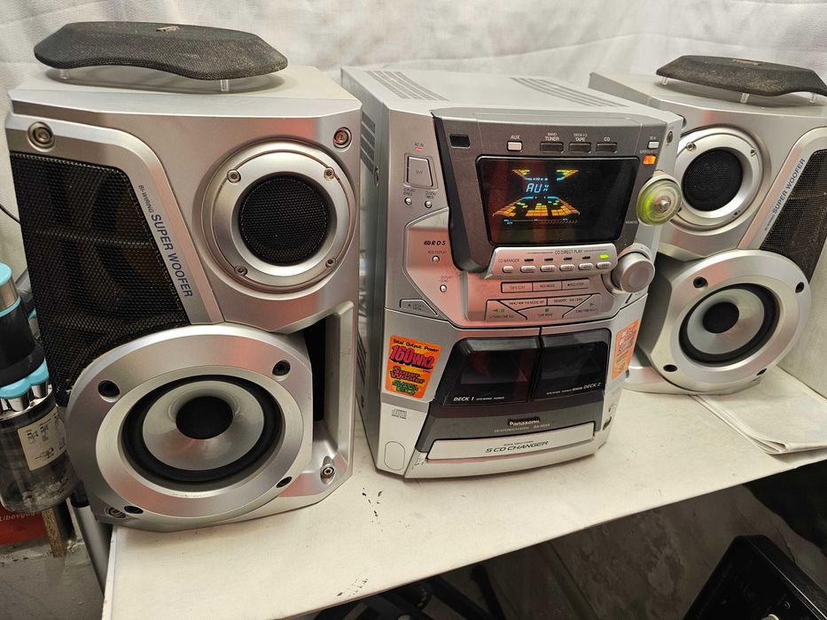 Combina muzicala Panasonic SA-AK44 + SB-AK44 185W hungary nu china Aux si tuner functionale, cd defect caseta functioneaza partial