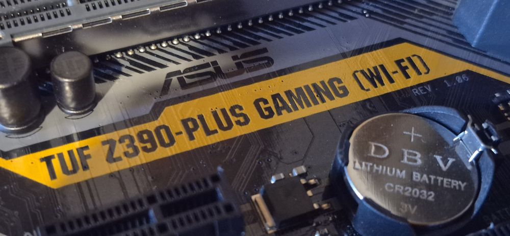 Placa baza Asus Tuf Z390 Plus Gaming Wifi 1151