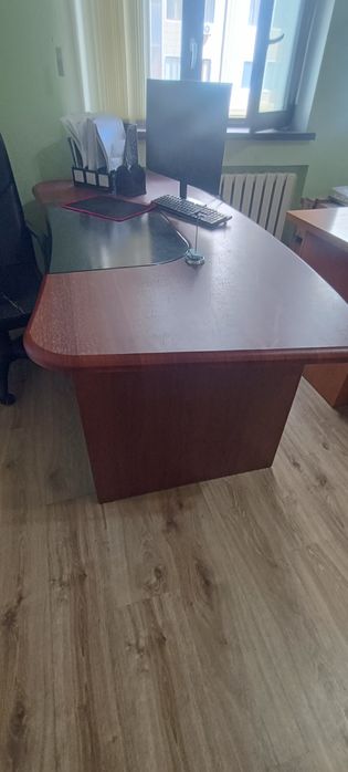 Продам стол компьютерный
