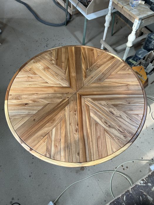 Круглый стол из массива карагача 92 см