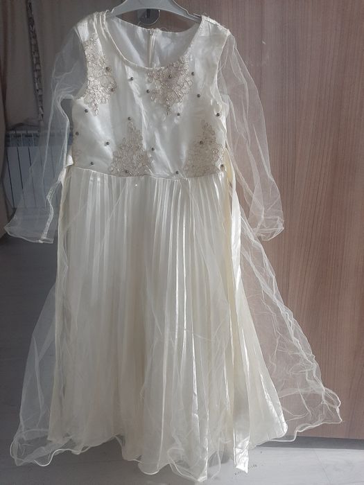 Продам платье на девочку