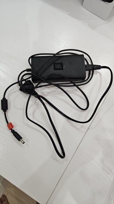 JBL BOOMBOX  (оригинал) как новый!