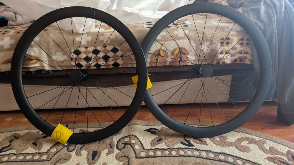 Roti cursiera carbon Shimano C46