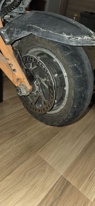 Батерия, мотори, контролер и дисплей за kukirin g3 pro.