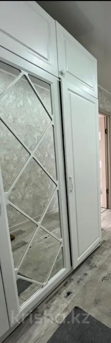 Продам 3х дверный белый шкаф