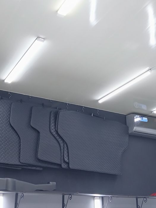 Avtomobilar uchun polik