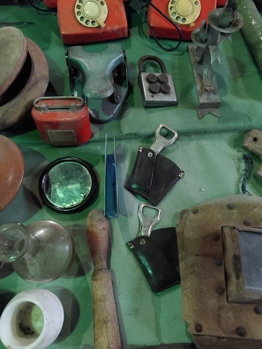 Продават се Лот стари вещи